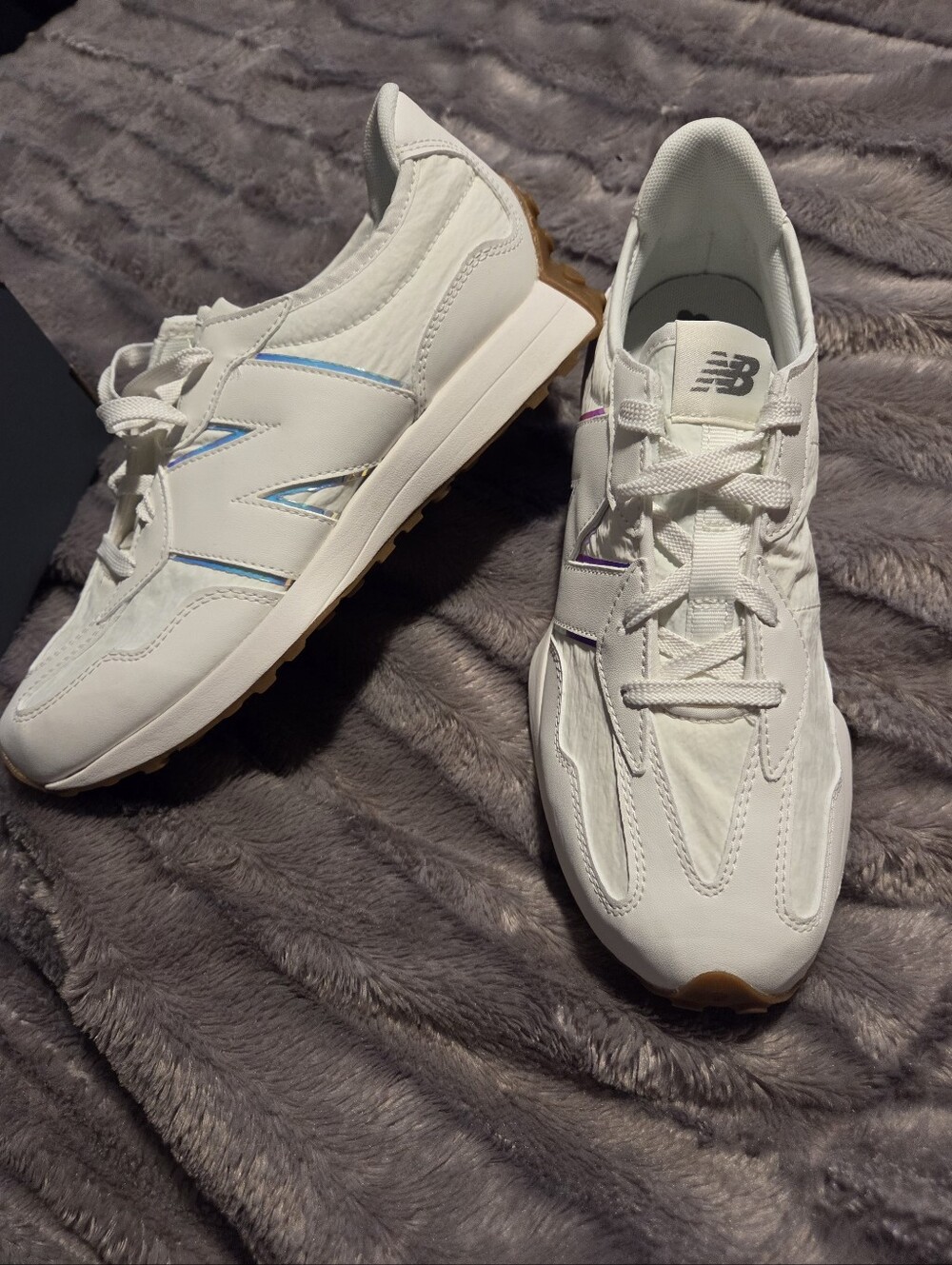 New Balance 327 Big Kid 7/ Women 8.5
